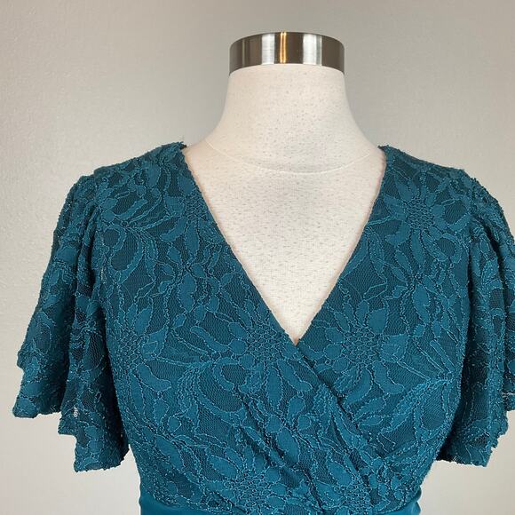 Betsy & Adam Lace and Chiffon Evening Gown Green Size 4 Short Flutter Sleeves - Picture 7 of 13